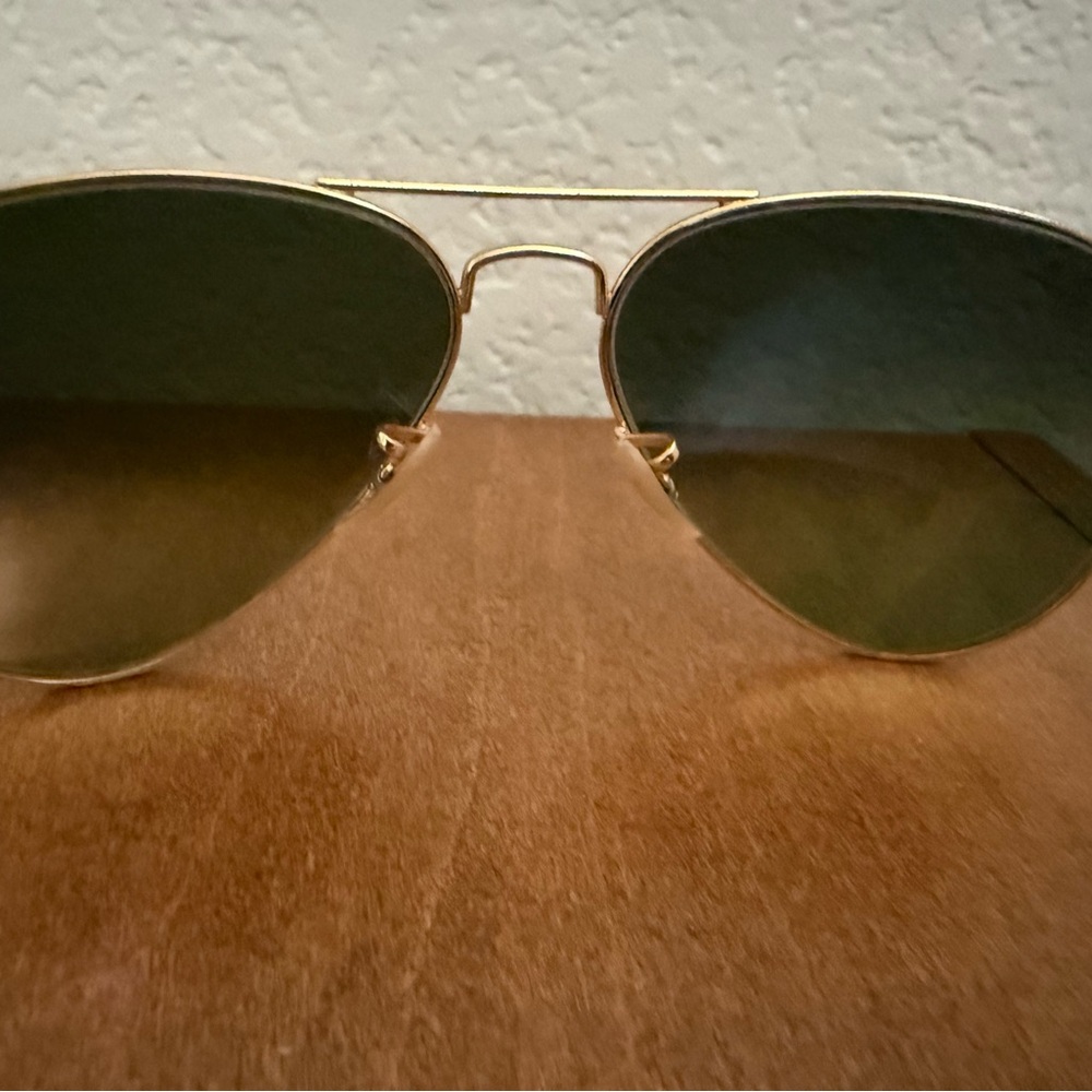 Ray-Ban Gold Frame Sunglasses with Pink Lenses Frame Size 58.14 - Picture 3 of 7
